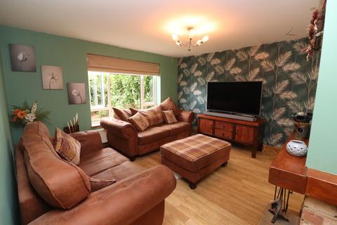 3 bedroom semi-detached house for sale, Palmer Avenue, Irthlingborough NN9