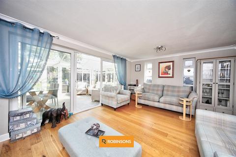 3 bedroom detached house for sale, Downs Road, Dunstable