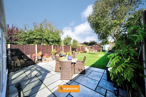 3 bedroom detached house for sale, Downs Road, Dunstable