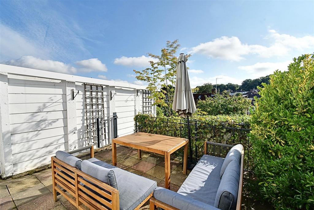 Patio 1.jpg