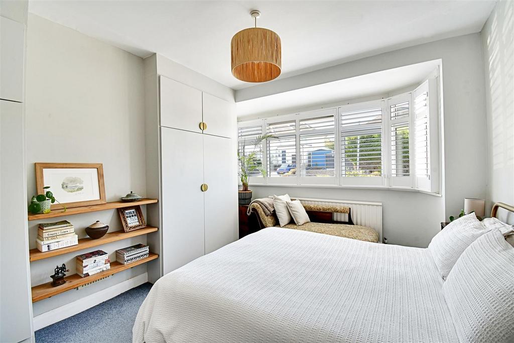 Bedroom 1 1.jpg