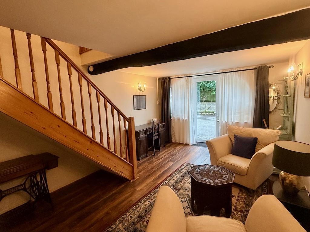 Air Bn B Sitting room