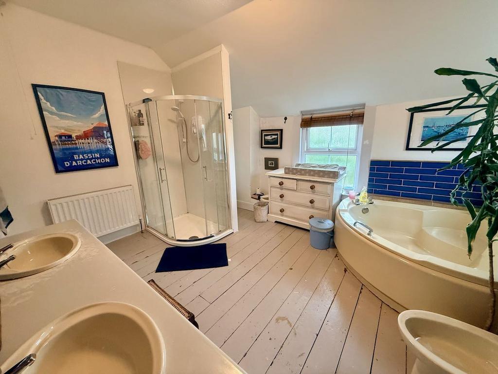 Family bathroom