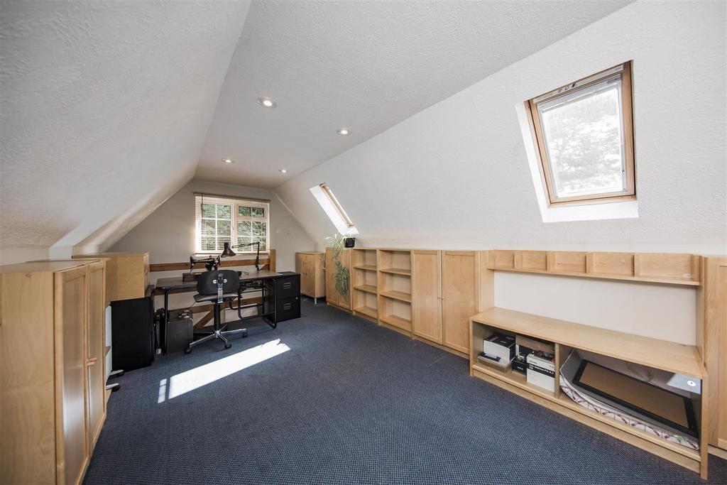 Bedroom/Hobby Room