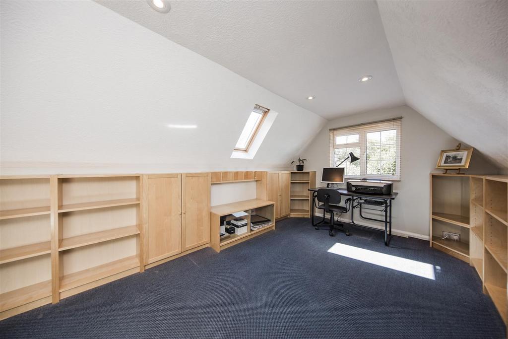 Bedroom/Hobby Room