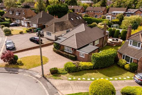 9 Meadow Close, Sutton Coldfield, B74 3JE