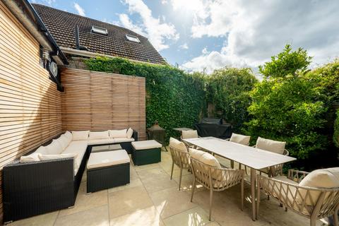 9 Meadow Close, Sutton Coldfield, B74 3JE