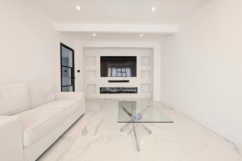 undefined, Lancaster Avenue, Hadley Wood EN4