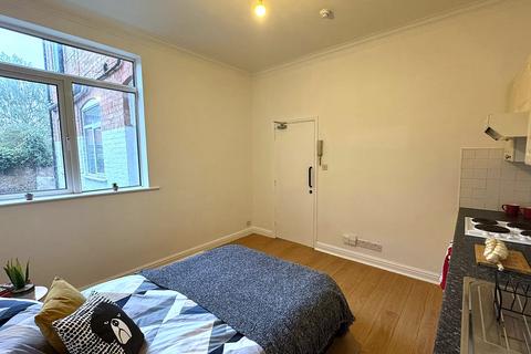 1 bedroom bedsit to rent, Richmond Avenue, Flat 2, Leicester LE2