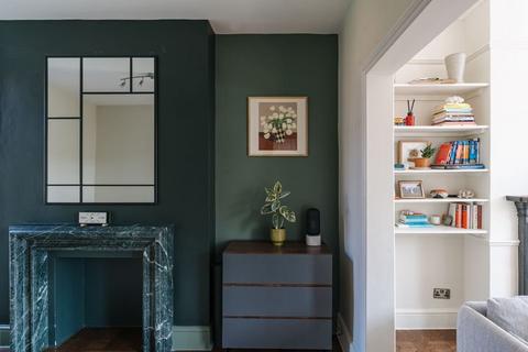 3 bedroom flat to rent, Felix Avenue, London, N8