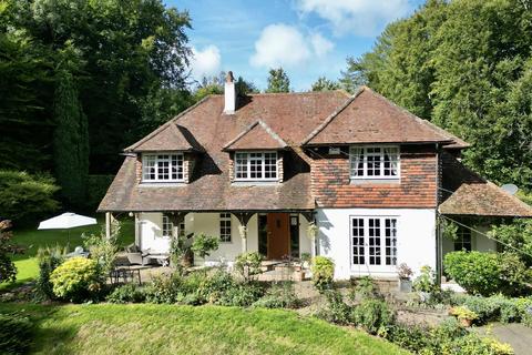 5 bedroom detached house for sale, Honeysuckle Bottom, East Horsley