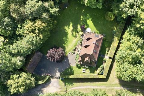 5 bedroom detached house for sale, Honeysuckle Bottom, East Horsley