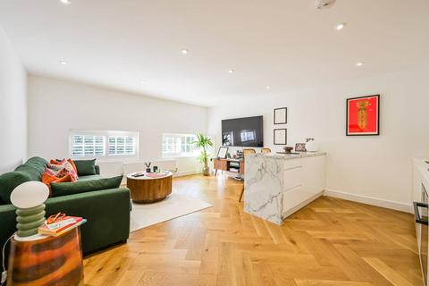 1 bedroom flat for sale, Glebelands Court, South Woodford, London, E18