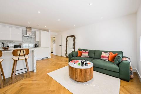1 bedroom flat for sale, Glebelands Court, South Woodford, London, E18