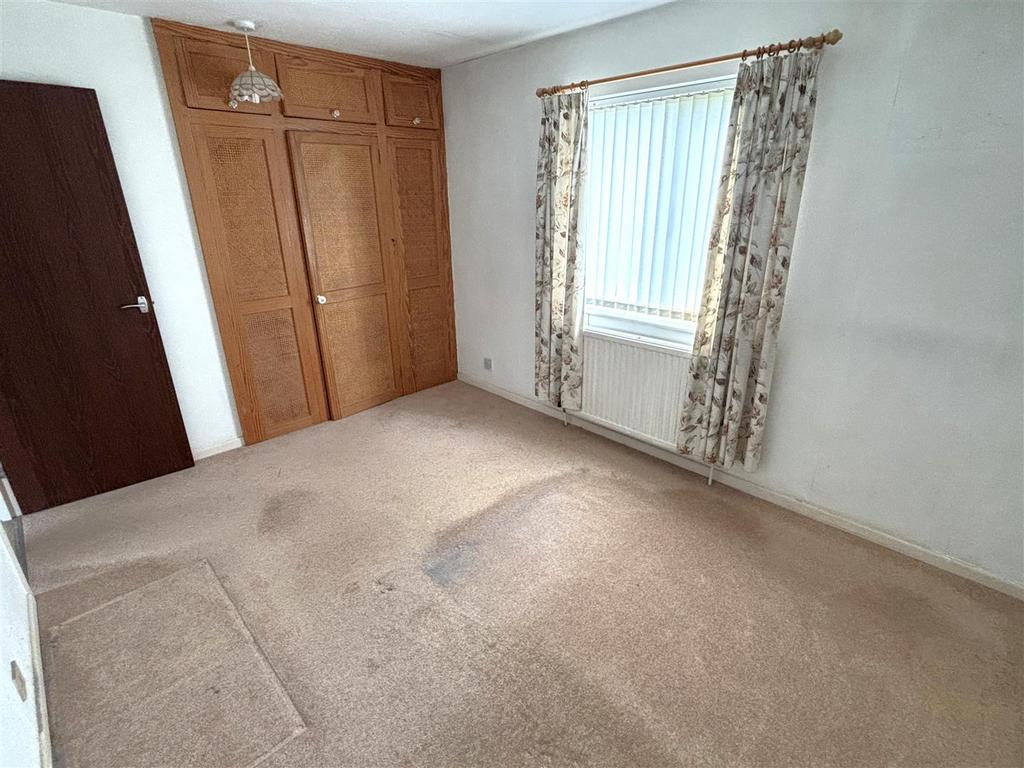 Bedroom 1.jpeg