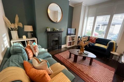 undefined, East Parade, Ilkley, West Yorkshire, LS29