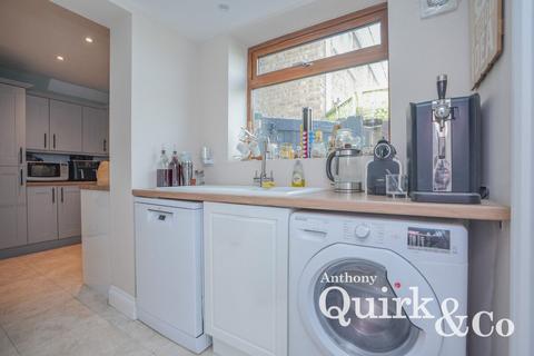 3 bedroom semi-detached house for sale, Devon Way, Canvey Island, SS8