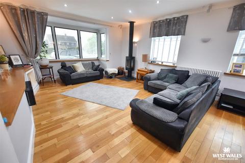 4 bedroom detached bungalow for sale, Haven Road, Haverfordwest