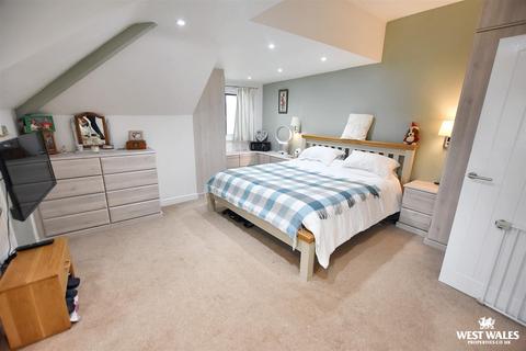 4 bedroom detached bungalow for sale, Haven Road, Haverfordwest