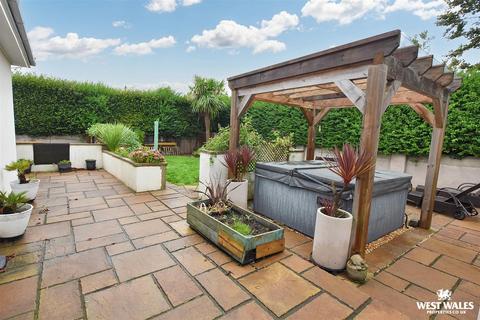 4 bedroom detached bungalow for sale, Haven Road, Haverfordwest