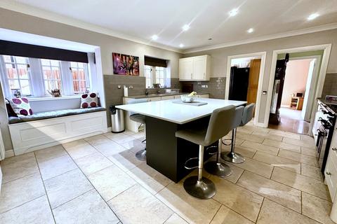 5 bedroom detached house for sale, Matchams Close, Ringwood, BH24 2BZ