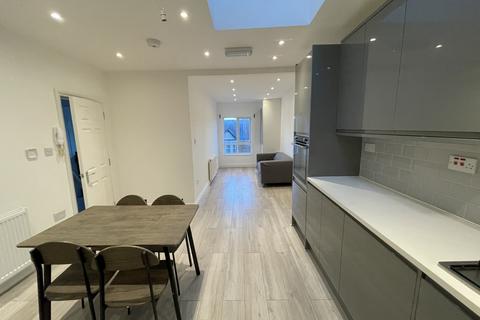 undefined, High Street Colliers Wood, London SW19