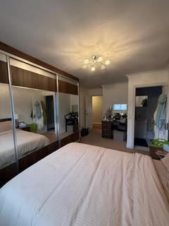 3 bedroom flat to rent, Hume Way, Ruislip HA4