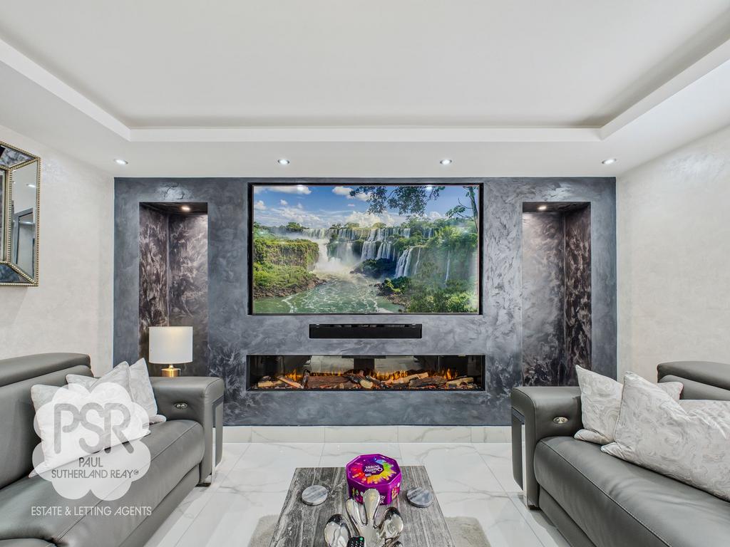 Lounge - Media Wall