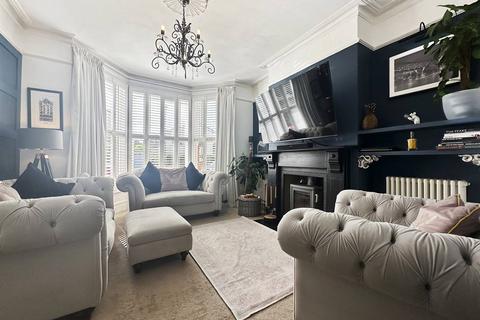 4 bedroom semi-detached house for sale, Cecil Park, Herne Bay