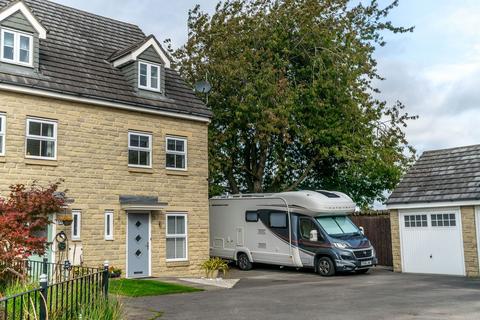 25 Birkhead Close, Kirkburton, Huddersfield, HD8 0GR