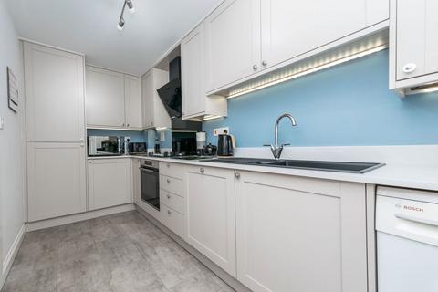 25 Birkhead Close, Kirkburton, Huddersfield, HD8 0GR