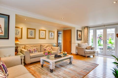4 bedroom detached house for sale, Windmill Close, Great Dunmow