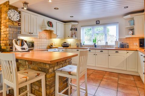 4 bedroom detached house for sale, Windmill Close, Great Dunmow