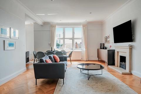 3 bedroom flat for sale, Belsize Park Gardens, Belsize Park, London, NW3