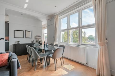 3 bedroom flat for sale, Belsize Park Gardens, Belsize Park, London, NW3