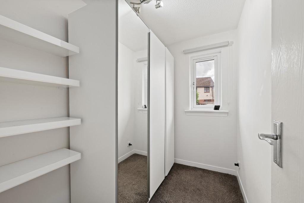 63 Bishops Park 18