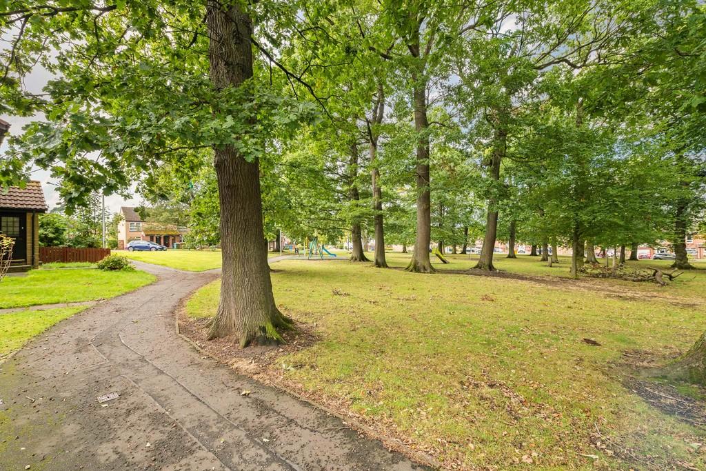 63 Bishops Park 24