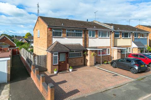36 Barton Lane, Kingswinford, DY6 9EY