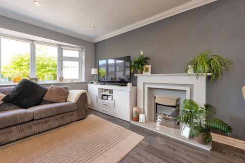 36 Barton Lane, Kingswinford, DY6 9EY