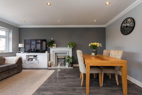 36 Barton Lane, Kingswinford, DY6 9EY