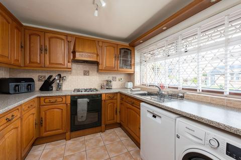 36 Barton Lane, Kingswinford, DY6 9EY