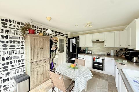 3 bedroom detached bungalow for sale, Wellington Close, Dibden Purlieu