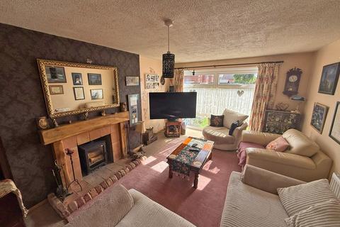 2 bedroom semi-detached bungalow for sale, Eastway, Scarborough YO11