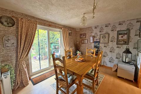 2 bedroom semi-detached bungalow for sale, Eastway, Scarborough YO11