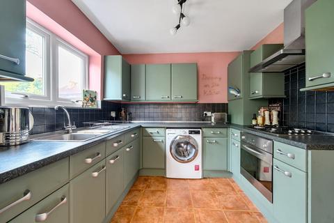 45 Bourne Vale, Bromley, BR2 7JN