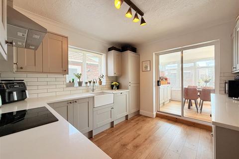 47 Devon Way, Harwich, CO12 4RB