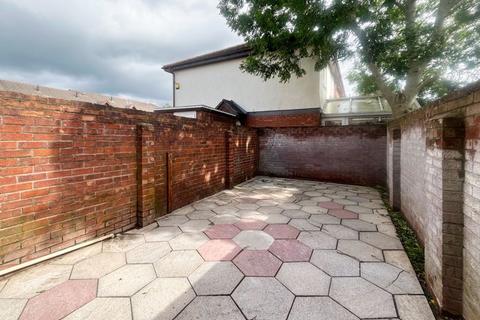 18 Thorburn Close, Neath, SA11 1RH
