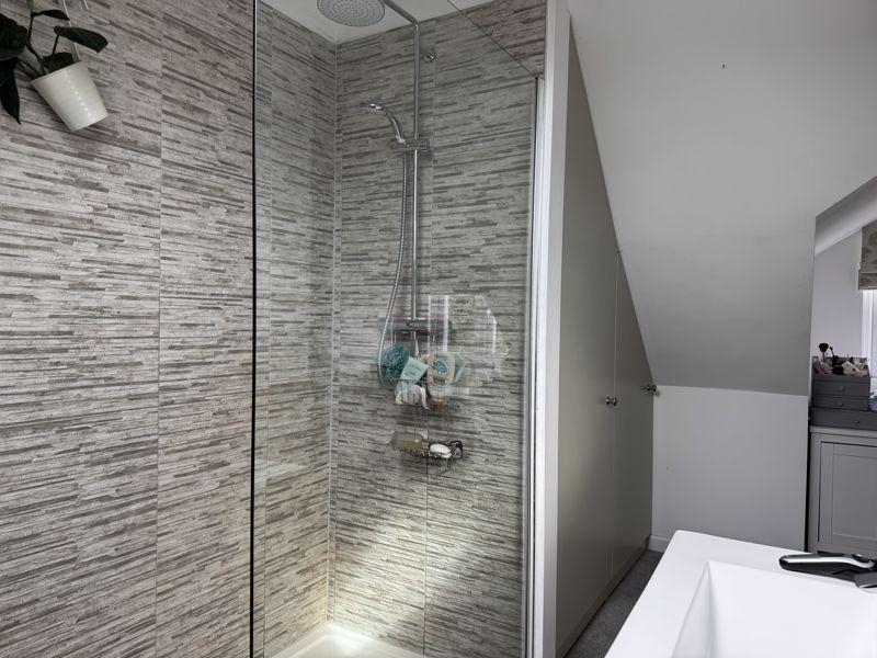 Master Bedroom En