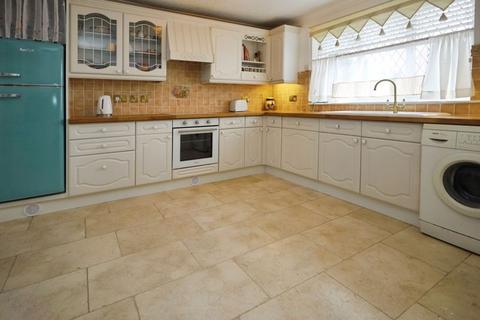4 bedroom terraced house for sale, Hibberd Way, Bournemouth BH10