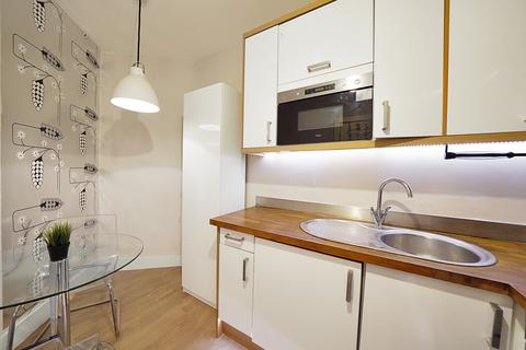 Studio to rent, Lithos Road, London NW3